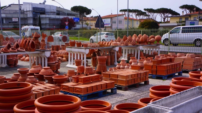 Interrare le Anfore di Terracotta - Corsiani Terrecotte